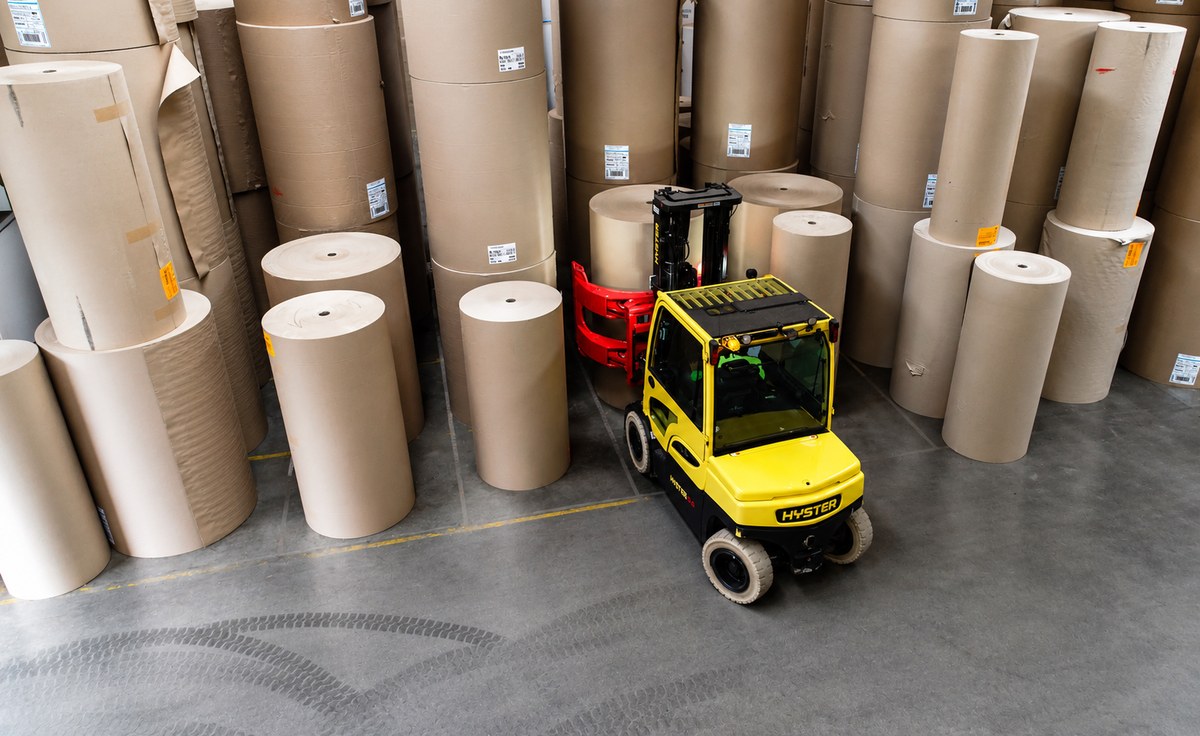 Elektromos Hyster targonca zárt raktárban